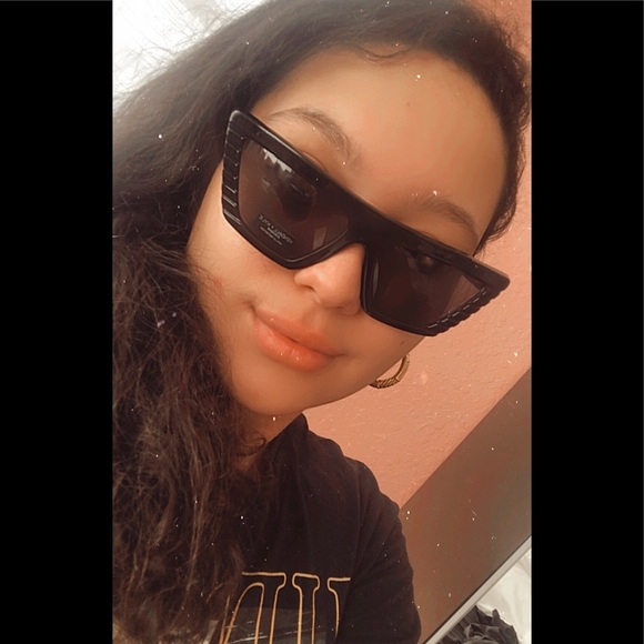 Kendall + Kylie Vera Black Cateye Sunglasses - Picture 6 of 6